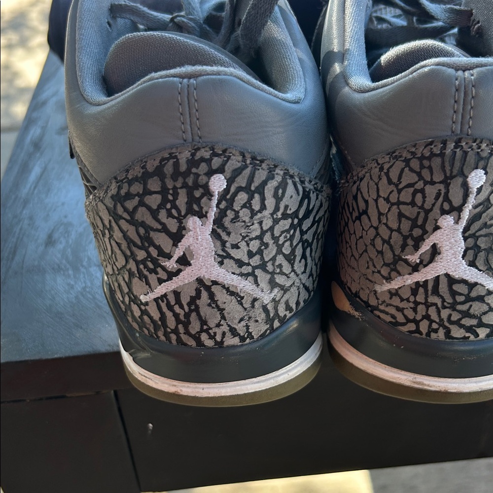 Jordan Charcoal Gray Sneakers - Picture 6 of 6